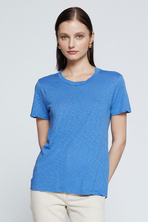 tee shirt with scooped neck