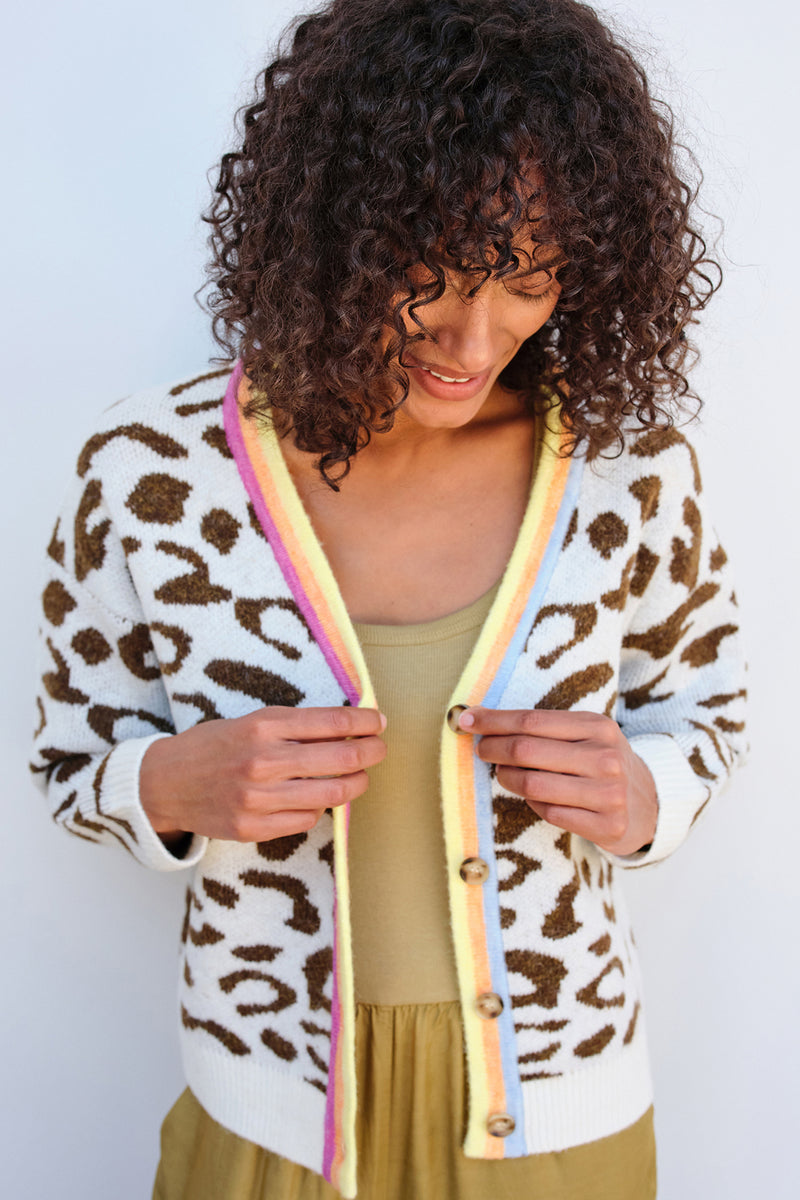 Sundry Leopard Boxy Cardigan in Cream/Sorbet Leopard-model looking down